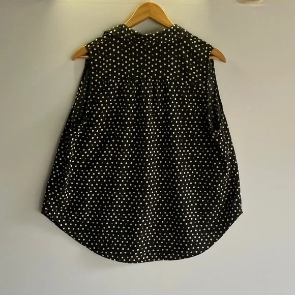 Polka Dot Sleeveless Blouse - Black and White - Picture 7 of 7